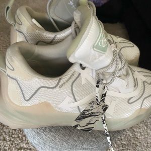 Size 10 Off White sneakers